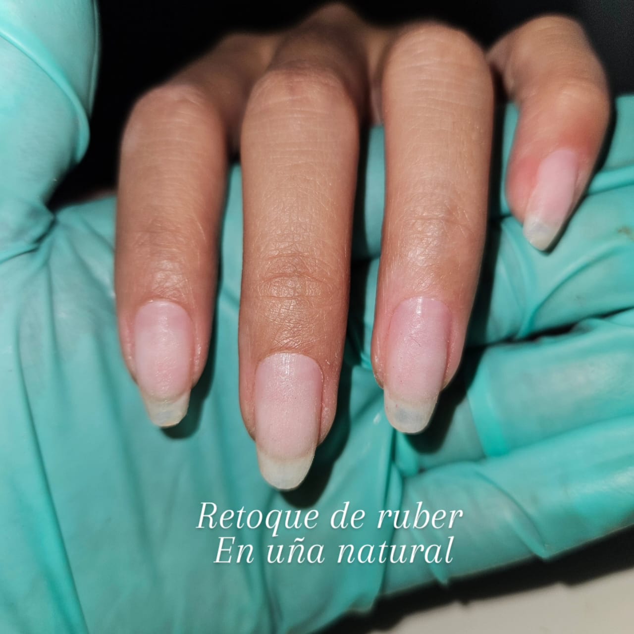 Diseño de uñas realizado en Estudio 23:02